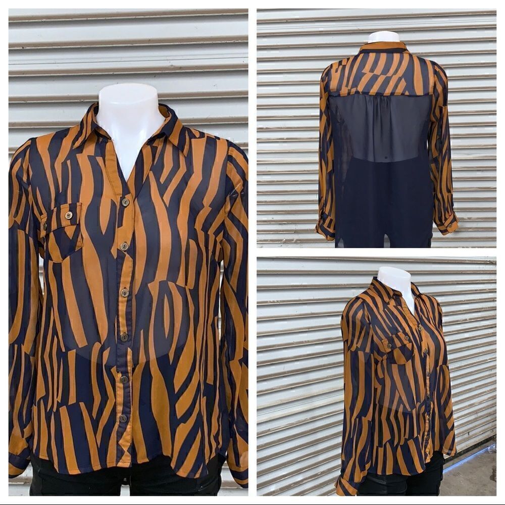 🛍️Mine size medium button up blouse